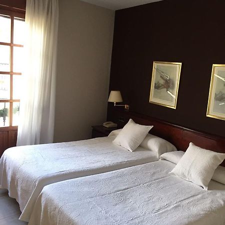 Hostal Santa Maria Cacabelos  Dış mekan fotoğraf