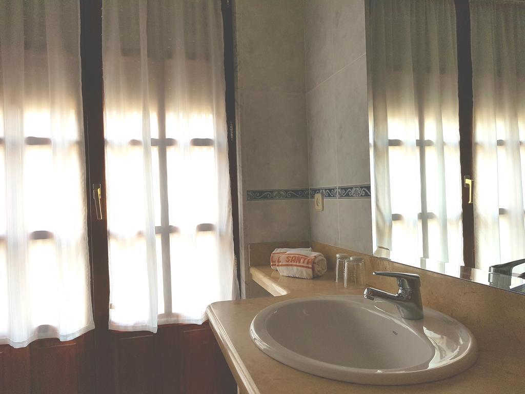 Hostal Santa Maria Cacabelos  Dış mekan fotoğraf