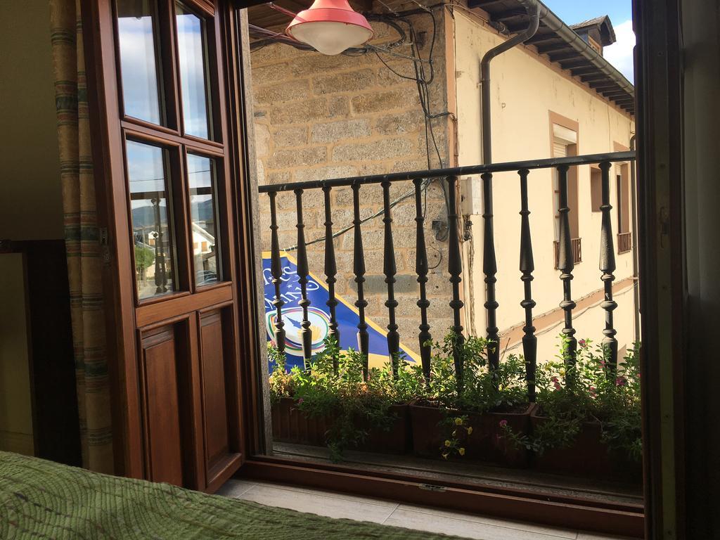 Hostal Santa Maria Cacabelos  Dış mekan fotoğraf