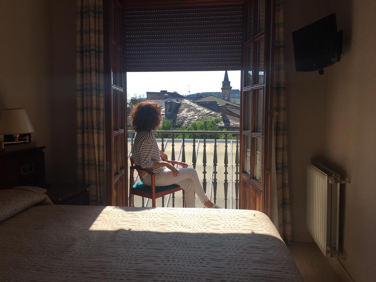 Hostal Santa Maria Cacabelos  Dış mekan fotoğraf
