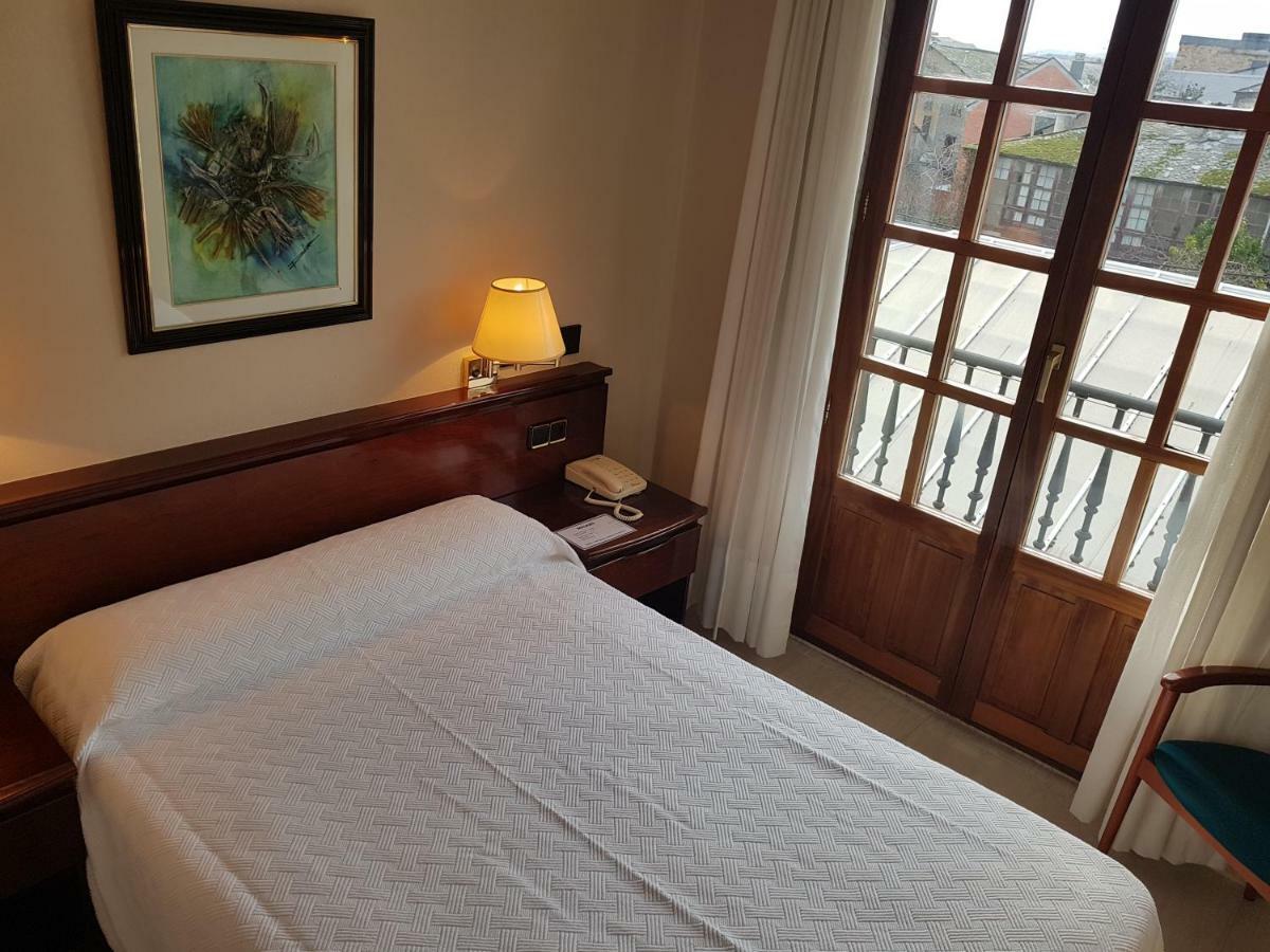 Hostal Santa Maria Cacabelos  Dış mekan fotoğraf