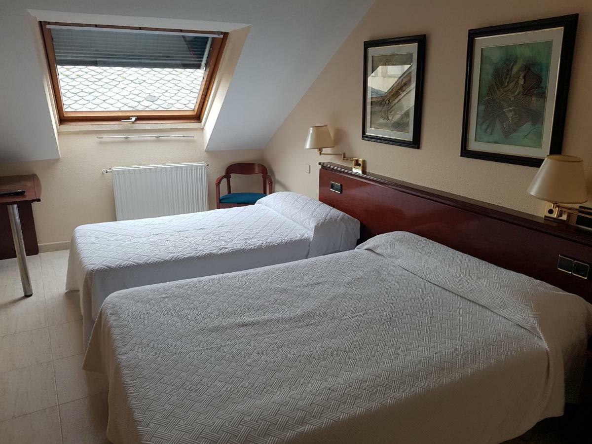 Hostal Santa Maria Cacabelos  Dış mekan fotoğraf